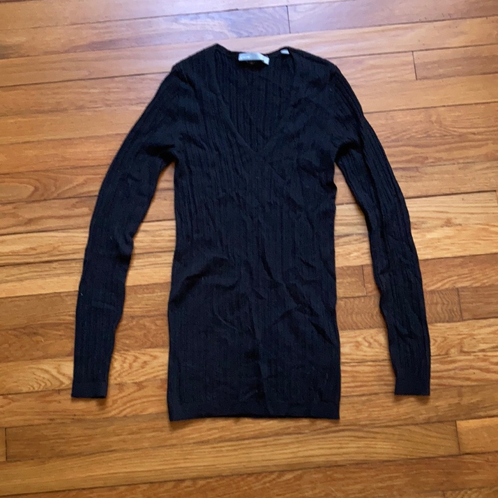 Black Vince v-neck long-sleeved sweater 100% cashmere